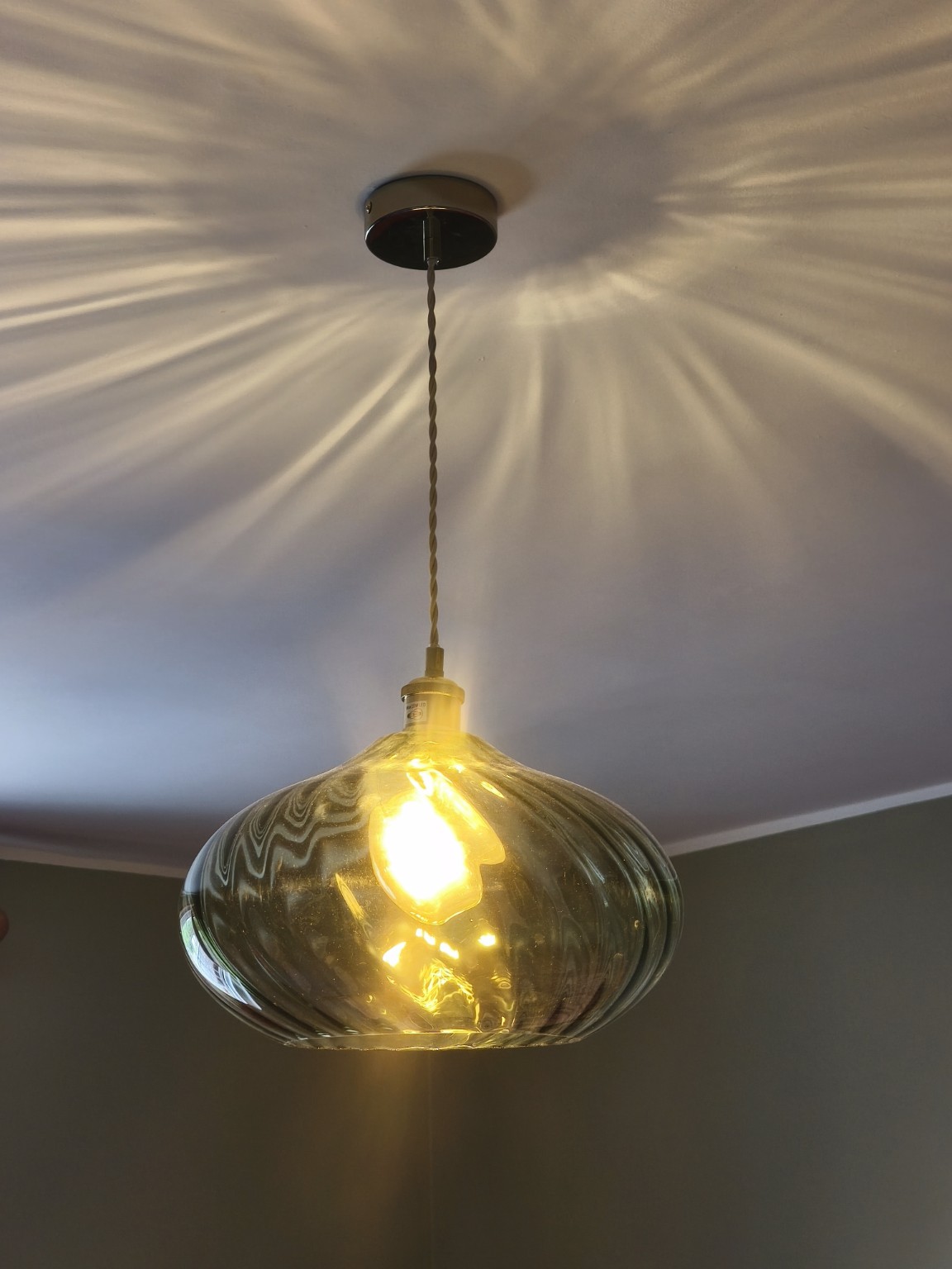Pendant light fitting